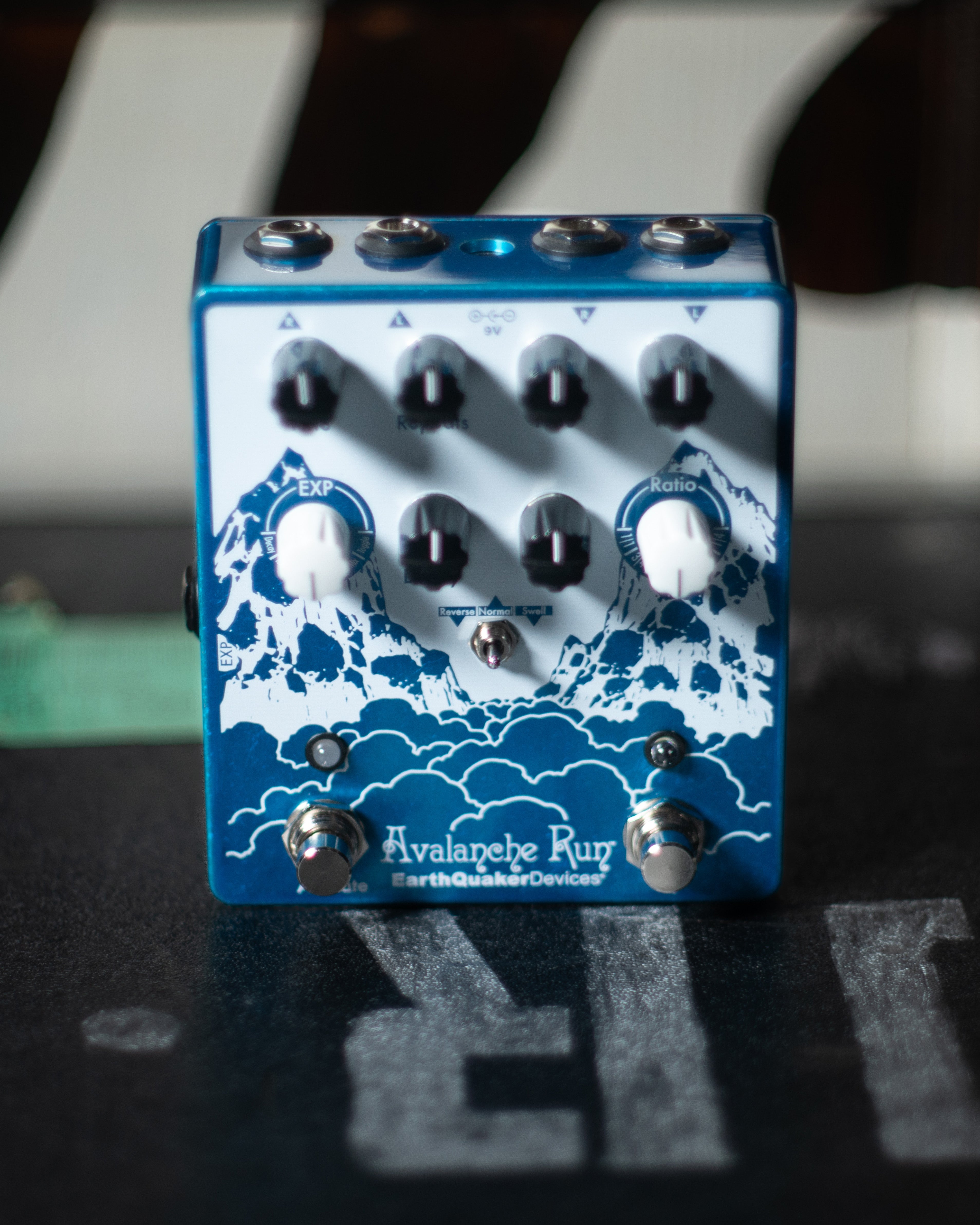 EarthQuaker Devices Avalanche Run V2 Delay and Reverb Pedal | FRET12